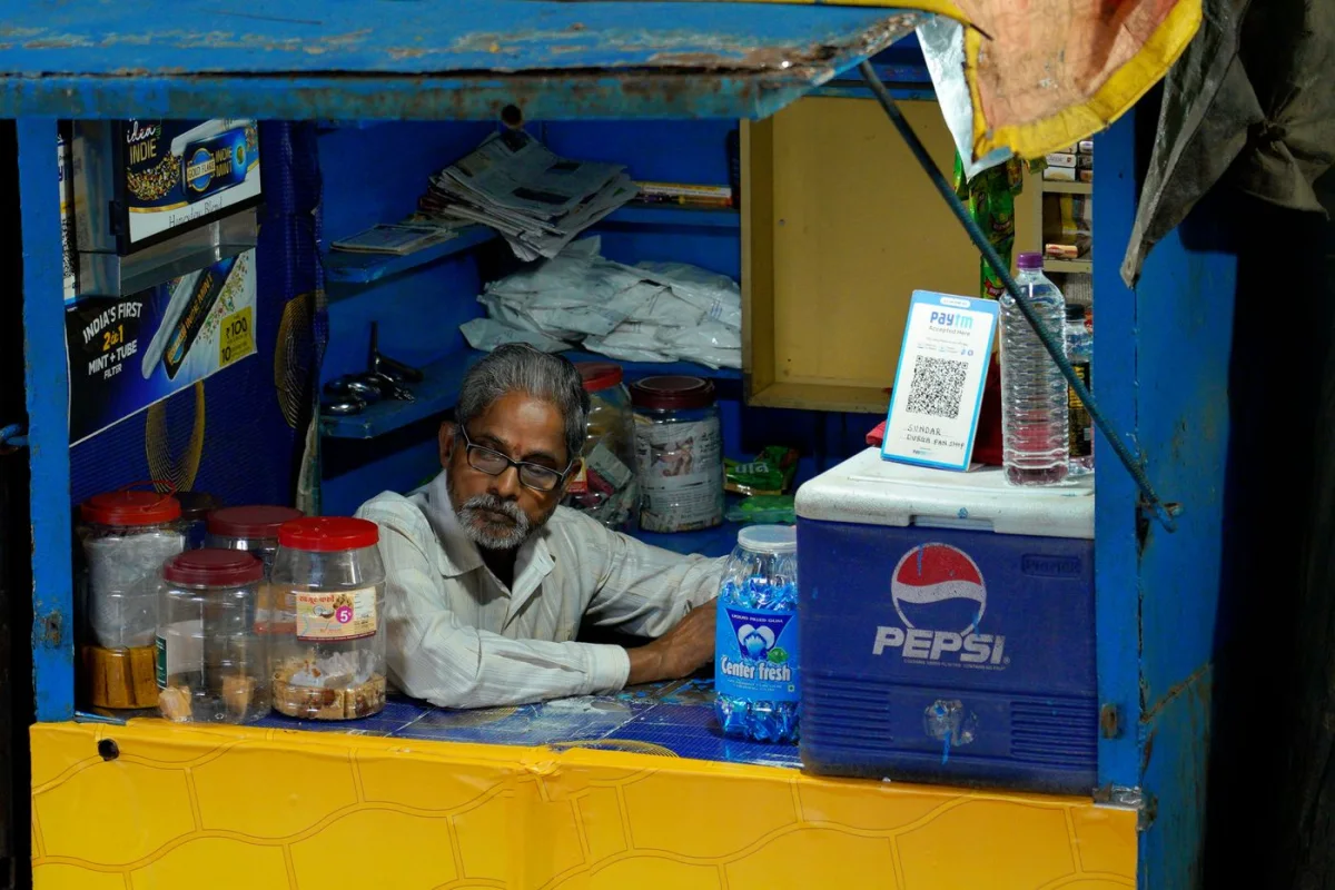 GMB service ke liye local business ka editorial visual